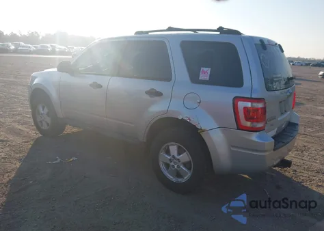 2012 Ford Escape Xls z USA, uszkodzony, nr VIN 1FMCU0C77CKB63355